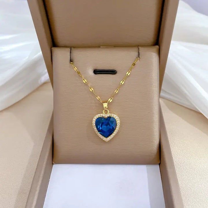 Gold Necklace Clíona with Sapphire Heart