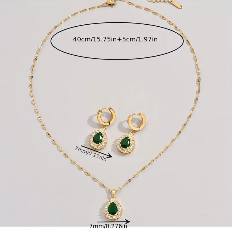 Gold Necklace Muirne with Emerald