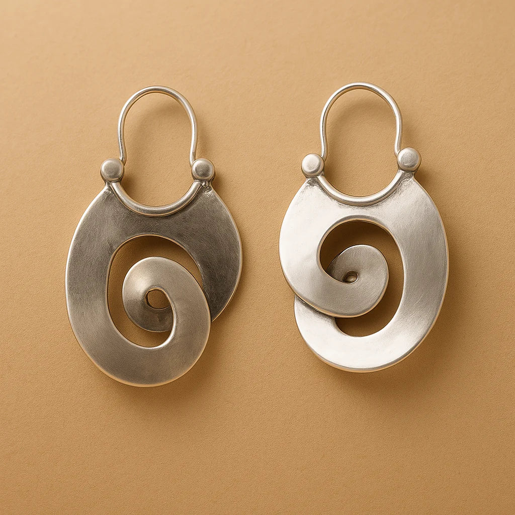Silver Hoop Earrings Clíona with Spiral Design