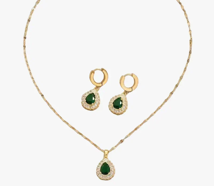 Gold Necklace Sadhbh with Emerald