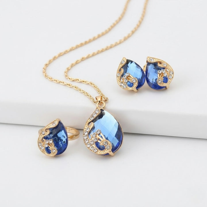 Gold Necklace Set Méabh with Sapphire Teardrop