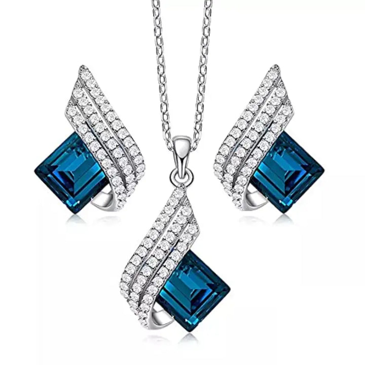 Silver Necklace Gráinne with Sapphire