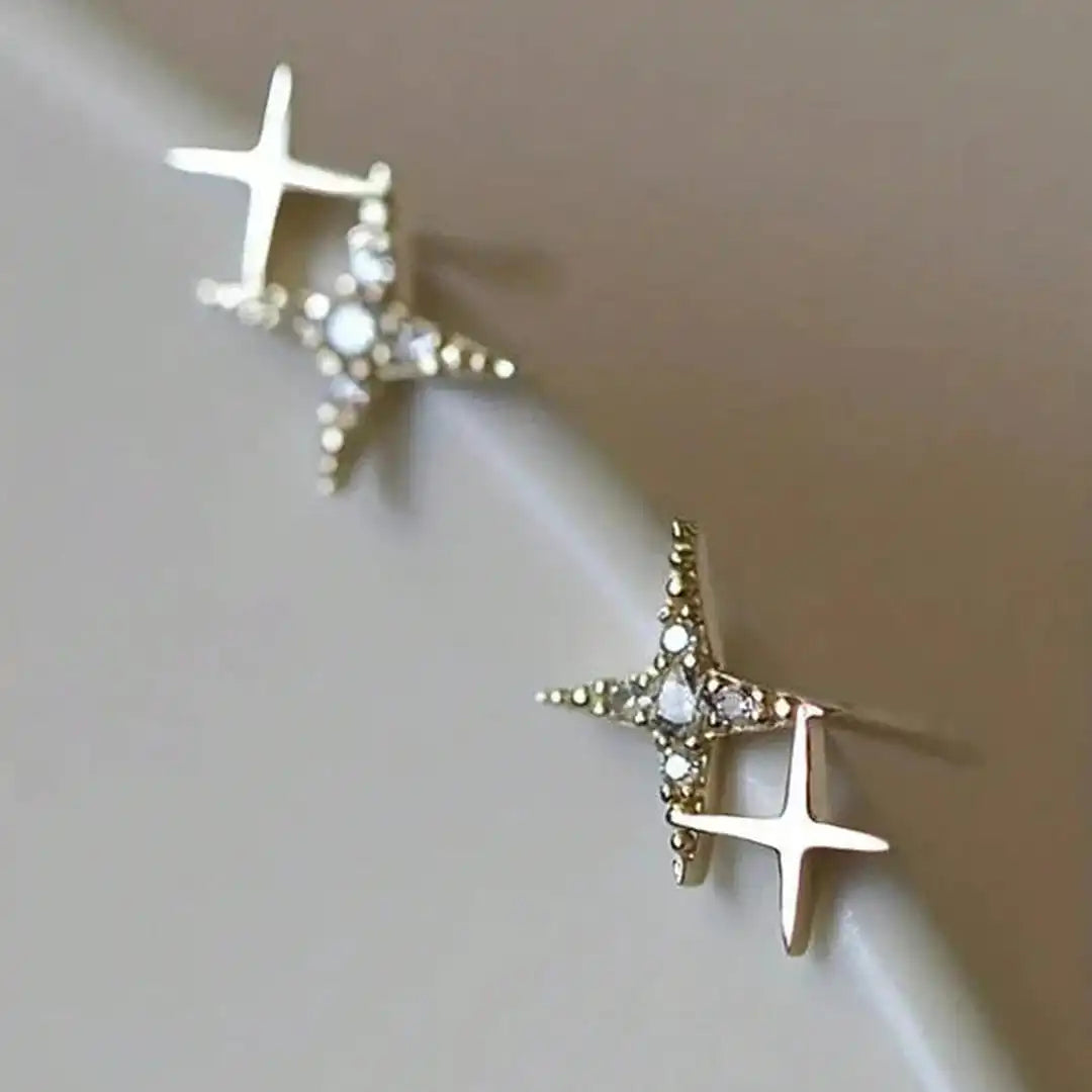 Gold Stud Earrings Róisín with Star Motif