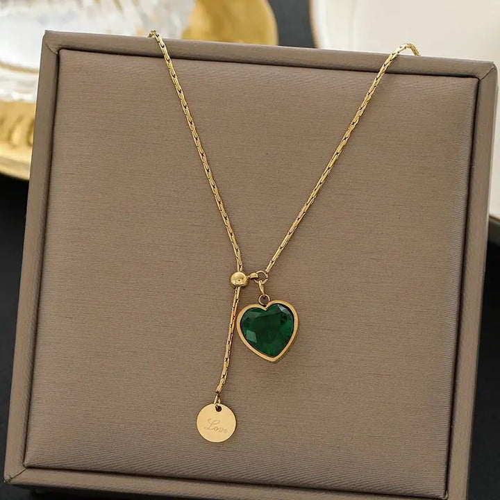 Gold Necklace Siobhán with Green Heart Charm