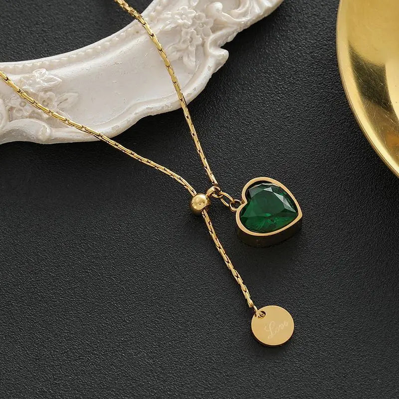 Gold Necklace Siobhán with Green Heart Charm