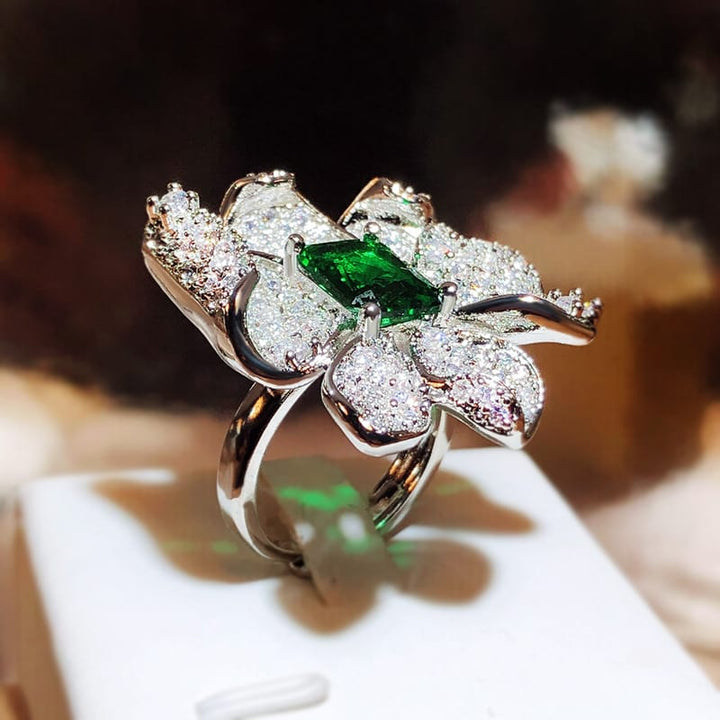 Silver Flower Ring Ciara with Emerald &amp; Crystals