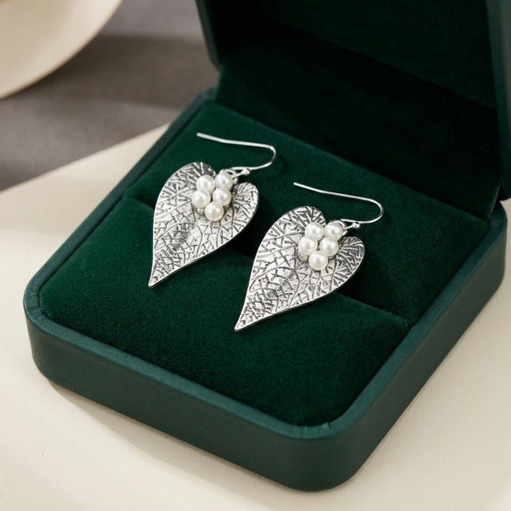 Silver Drop Earrings Aoibh with Leaf and Pearls
