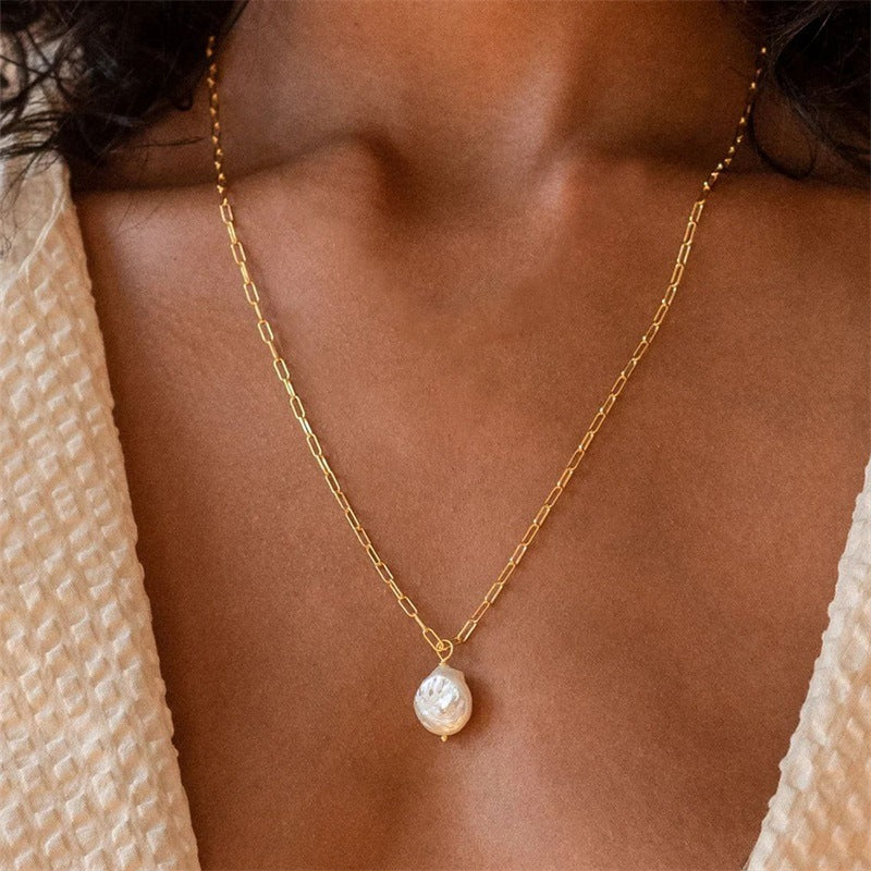 Gold Necklace Sinéad with Baroque Pearl Drop