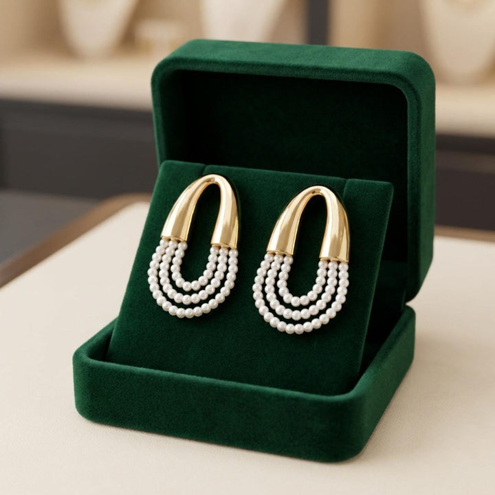 Gold Stud Earrings Kenmare with Pearl Arch