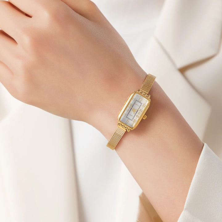 Silver Watch Íde with Rectangular Case and Mesh Strap