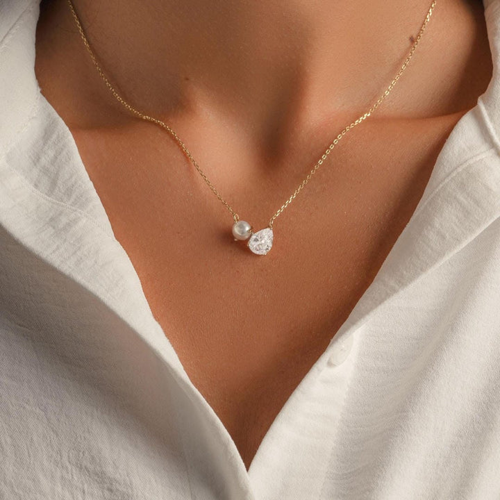 Silver Necklace Méabh with Pearl and Zirconia Teardrop