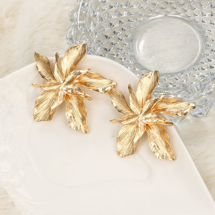Gold Earrings Méabh with Floral Motif