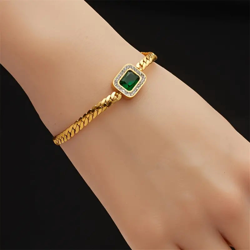 Gold Chain Bracelet Fiadh with Emerald Pendant