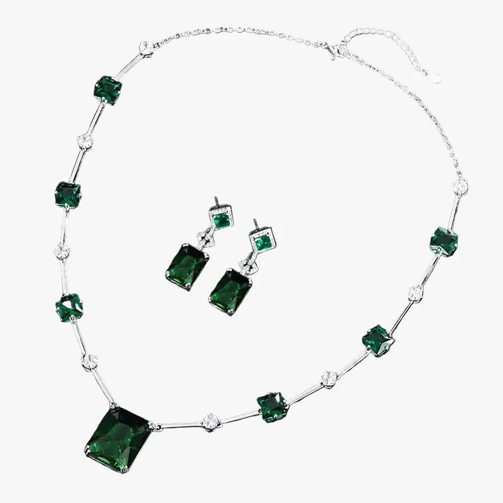 Silver Chain Necklace Saoirse with Emerald
