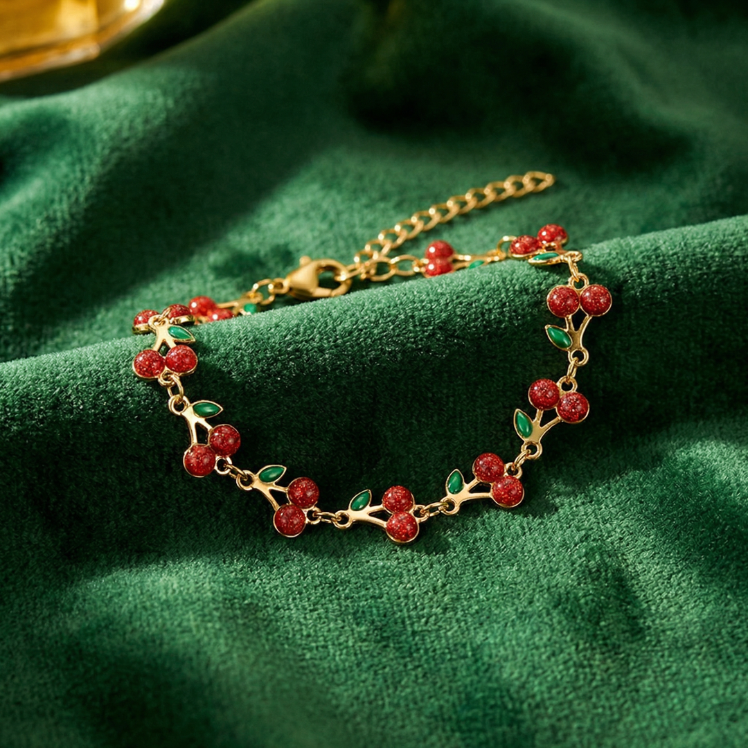 Gold Charm Bracelet Gráinne with Red Berries