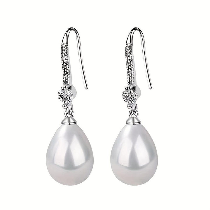 Silver Drop Earrings Deirbhile with Baroque Pearl