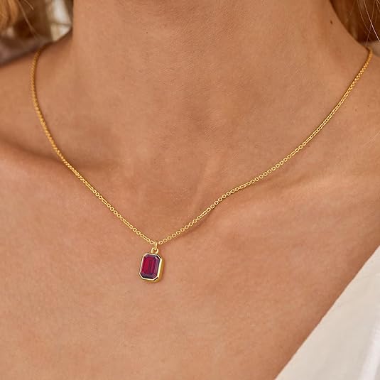 Gold Necklace Ailbhe with Red Ruby and Layered Chain