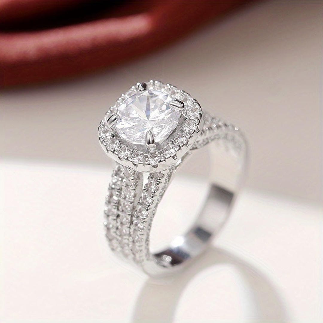 Silver Ring Róisín with Crystal Halo
