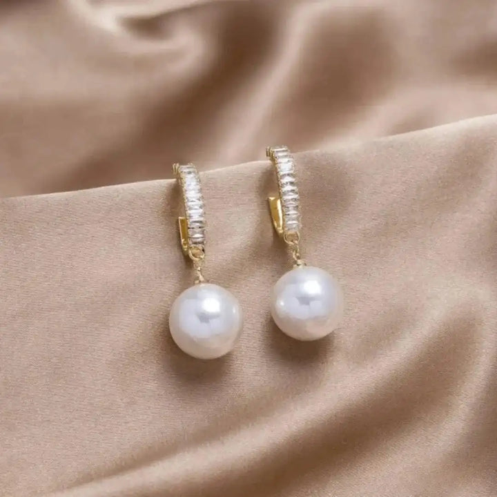 Gold Drop Earrings Kenmare with Pearl and Zircon