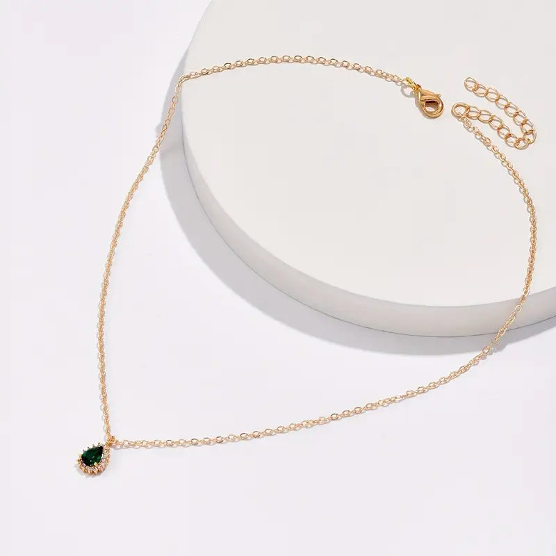 Gold Necklace Gráinne with Emerald