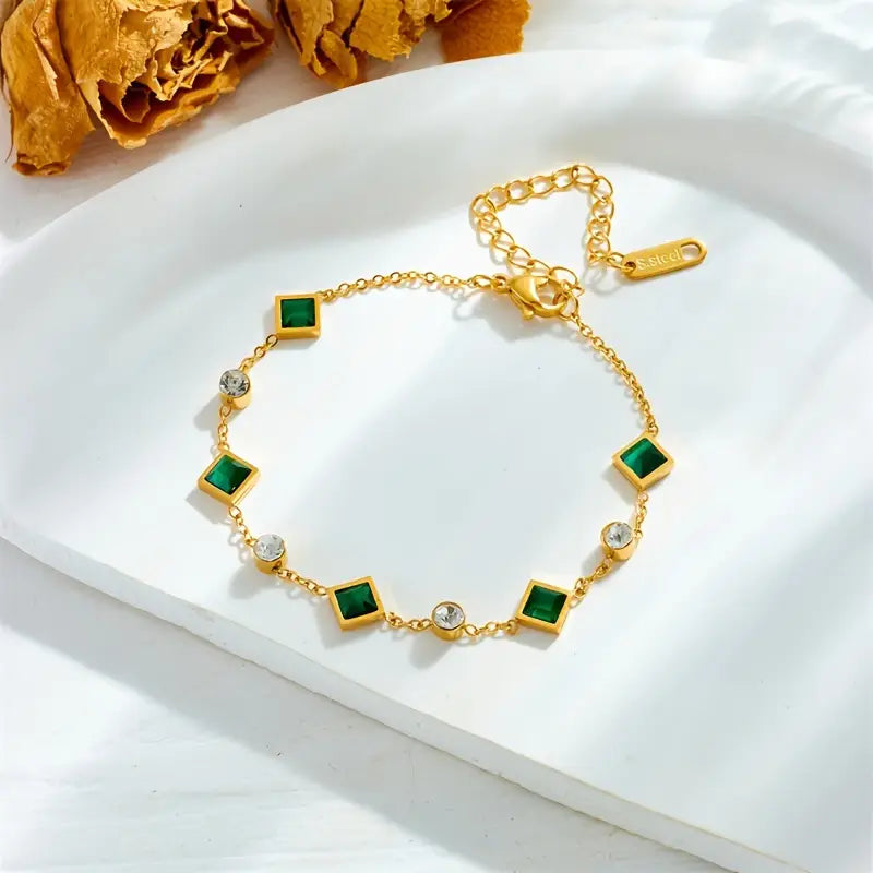 Gold Chain Bracelet Saoirse with Emerald