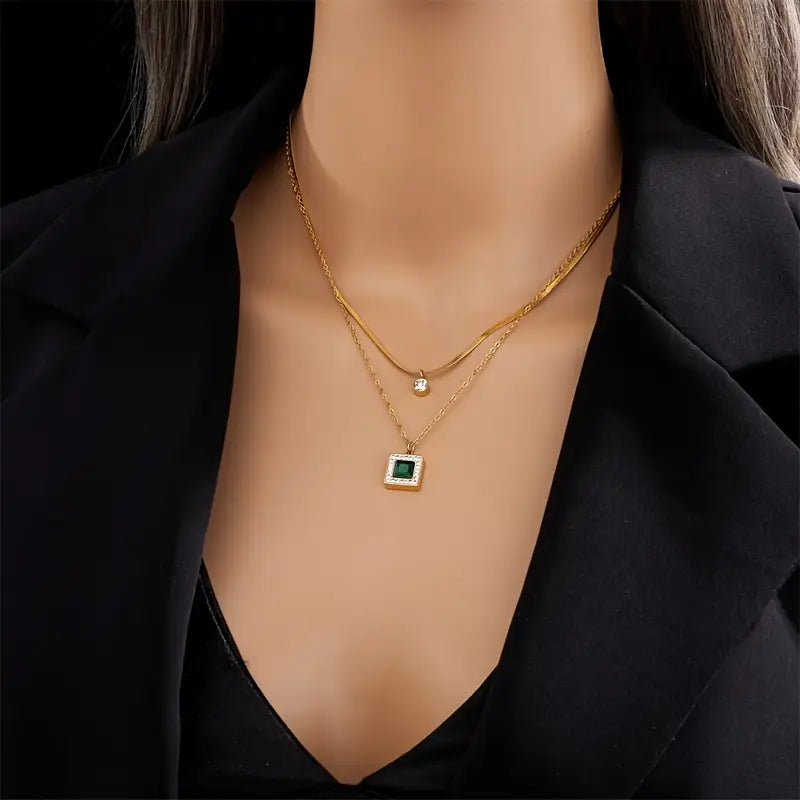 Gold Layered Necklace Fionnuala with Emerald
