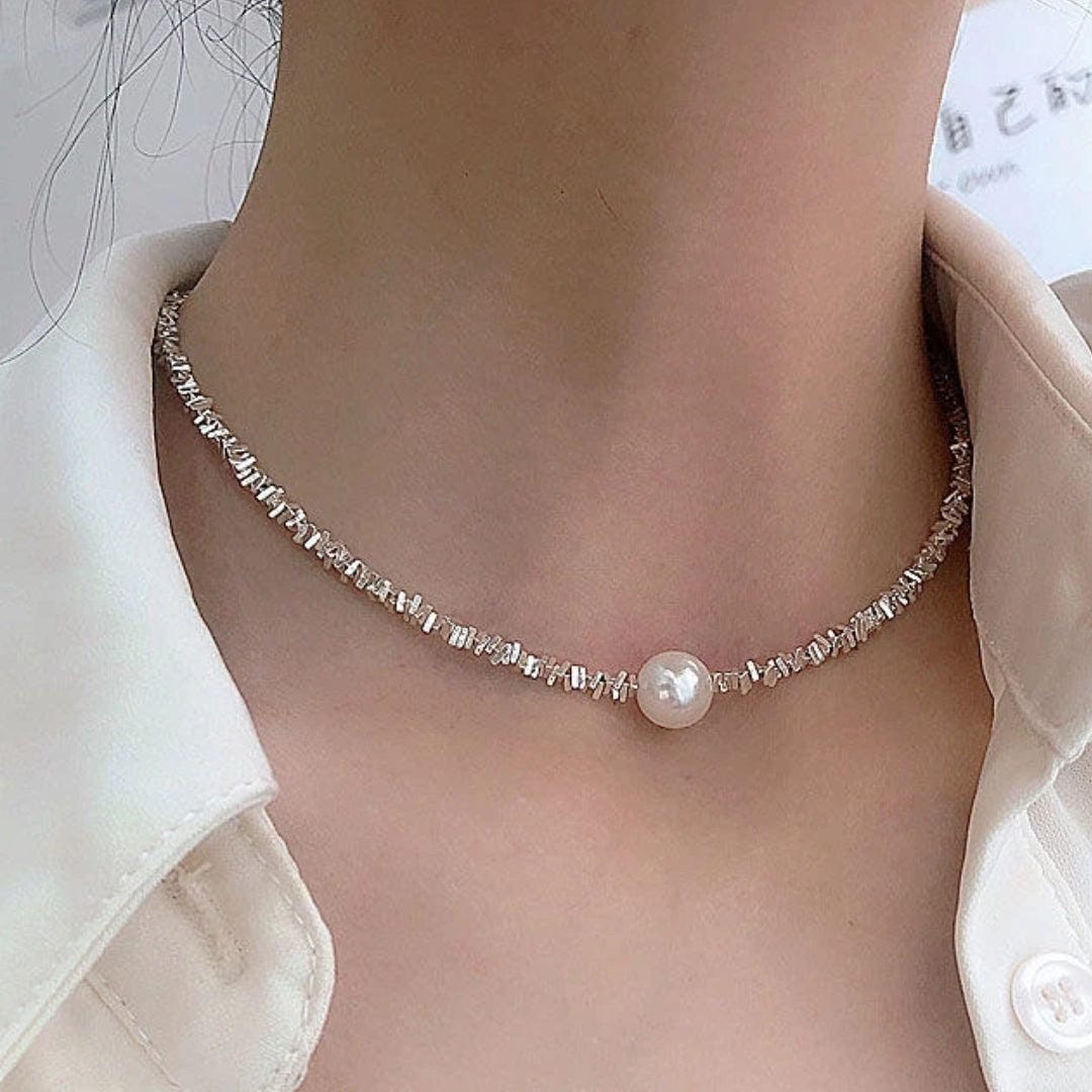 Silver Beaded Necklace Béibhinn with Single Pearl