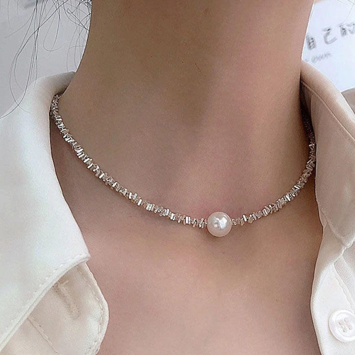Silver Beaded Necklace Béibhinn with Single Pearl