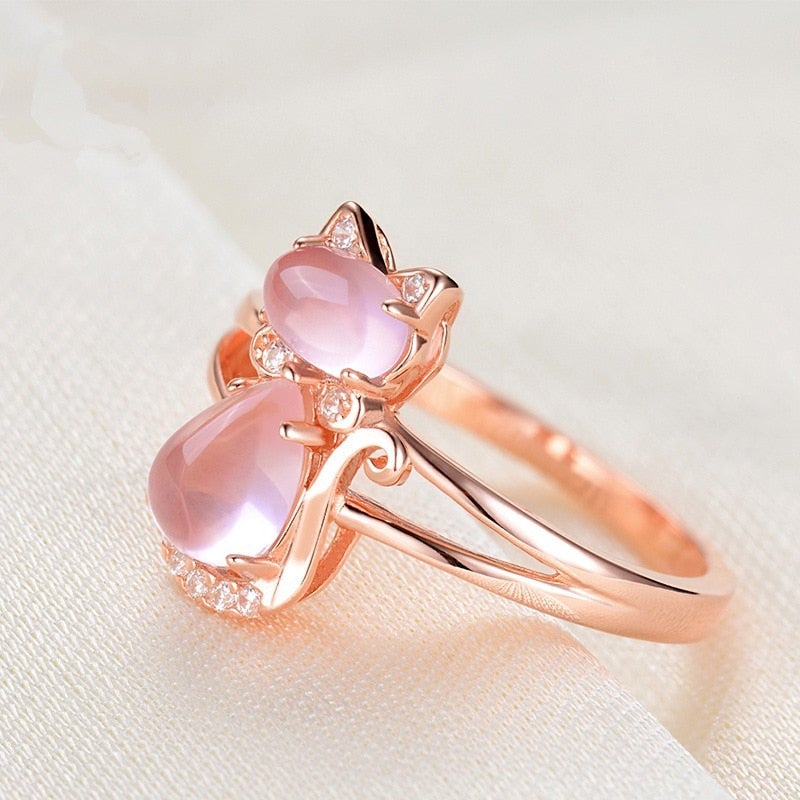 Rose Gold Ring Muirne with Pink Cat Motif