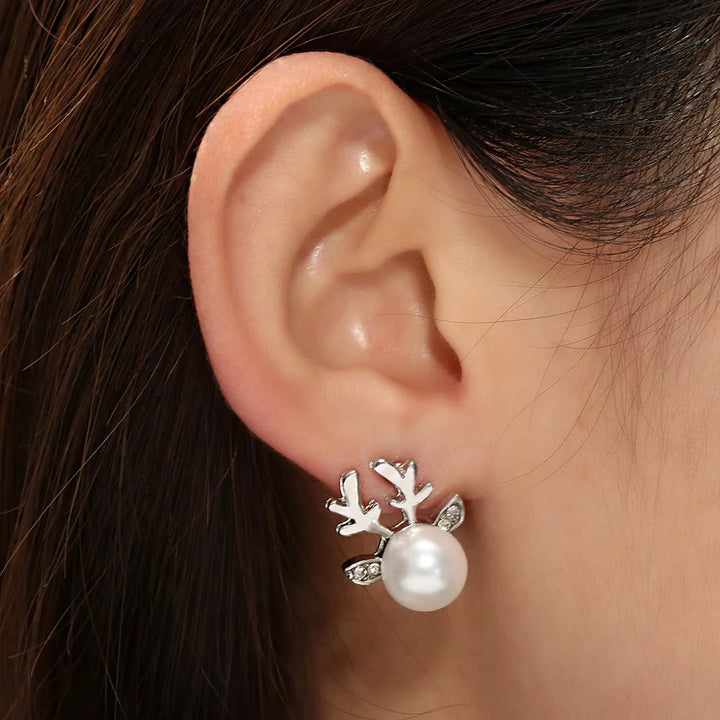Gold Stud Earrings Neasa with Pearl Reindeer
