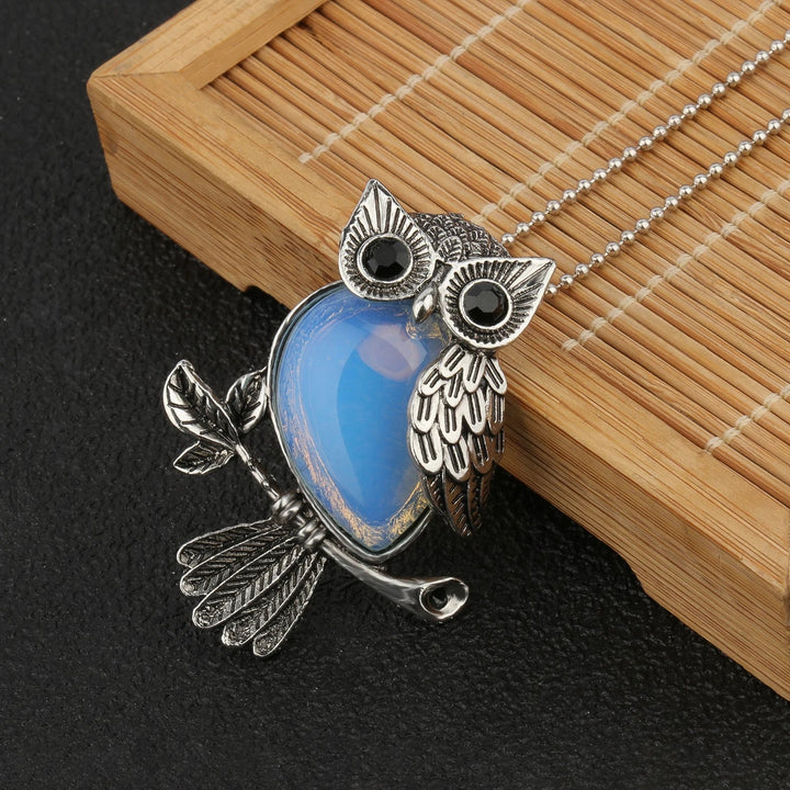 Silver Necklace Clíodhna with Owl and Amethyst