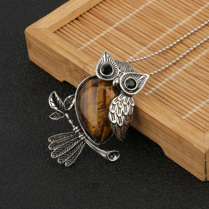 Silver Necklace Clíodhna with Owl and Amethyst