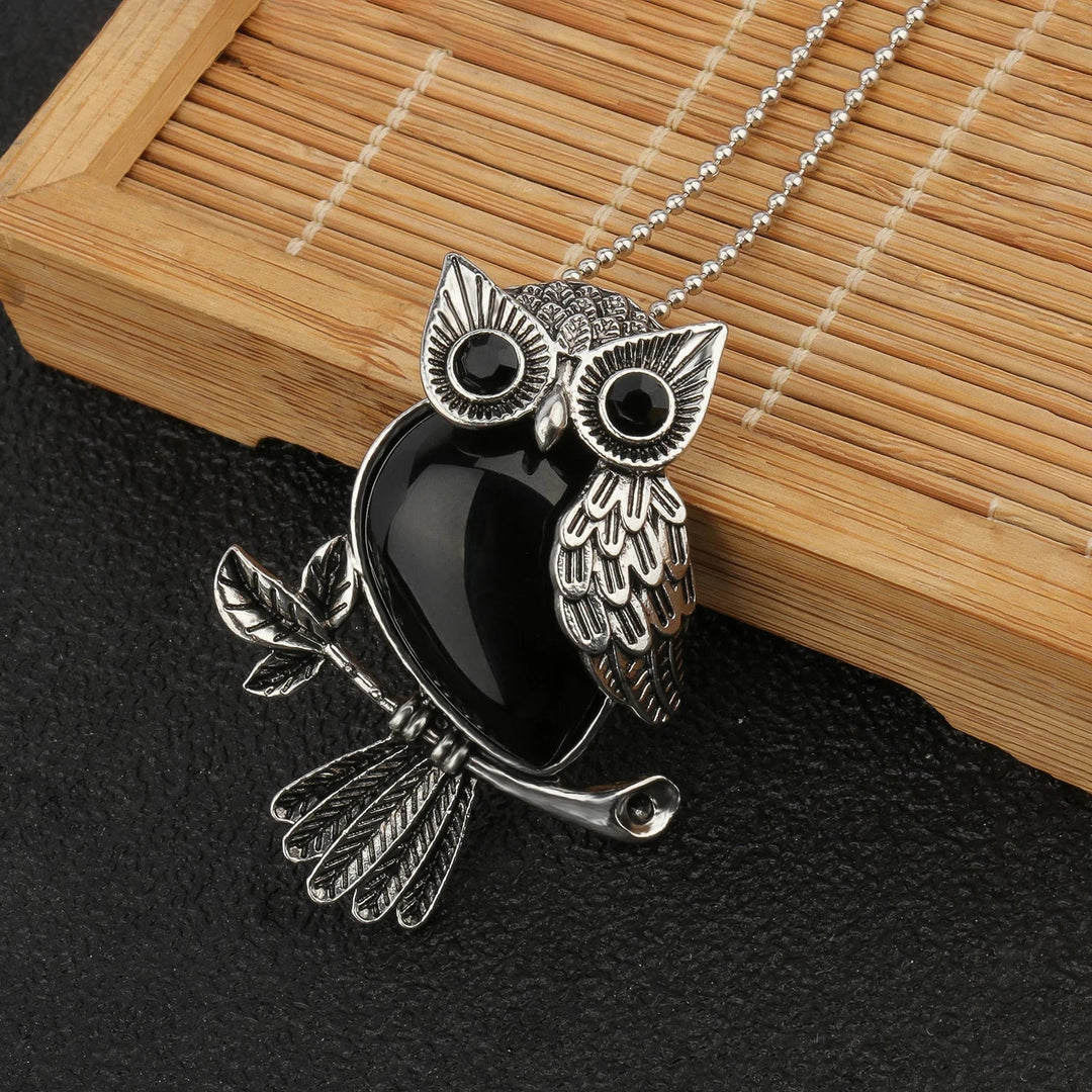 Silver Necklace Clíodhna with Owl and Amethyst