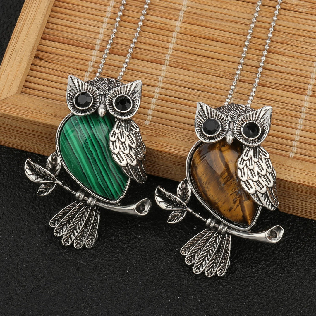 Silver Necklace Clíodhna with Owl and Amethyst