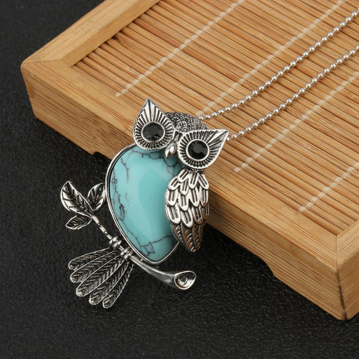 Silver Necklace Clíodhna with Owl and Amethyst