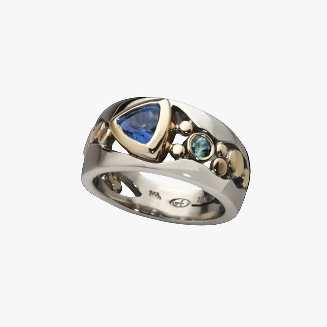 Silver &amp; Gold Ring Béibhinn with Blue Trillion Stone