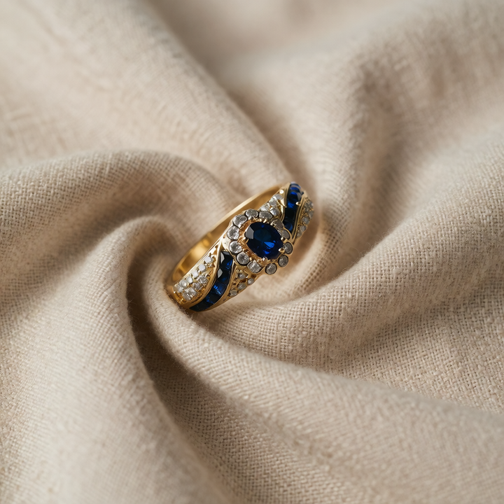 Gold Ring Eabha with Blue Sapphire