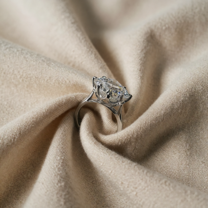 Silver Ring Caoimhe with Zirconia Solitaire