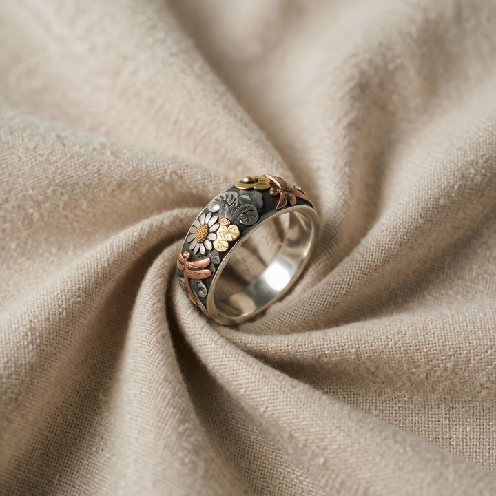 Silver &amp; Gold Ring Gráinne with Floral Motif