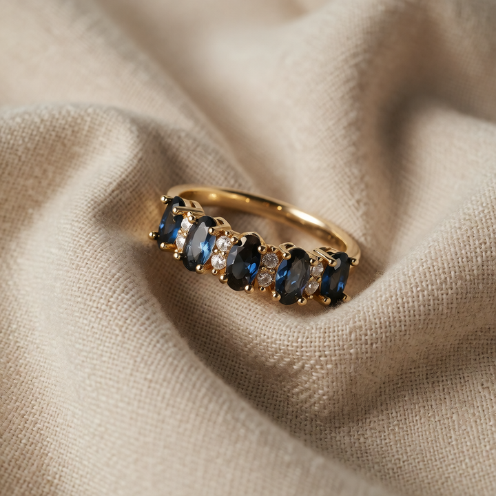 Gold Ring Méabh with Sapphire
