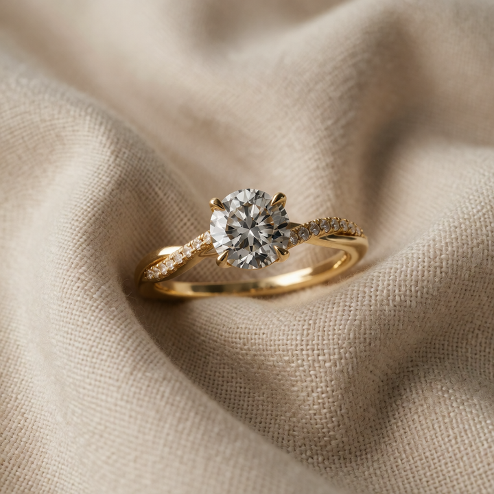 Gold Ring Fiadh with Solitaire Crystal