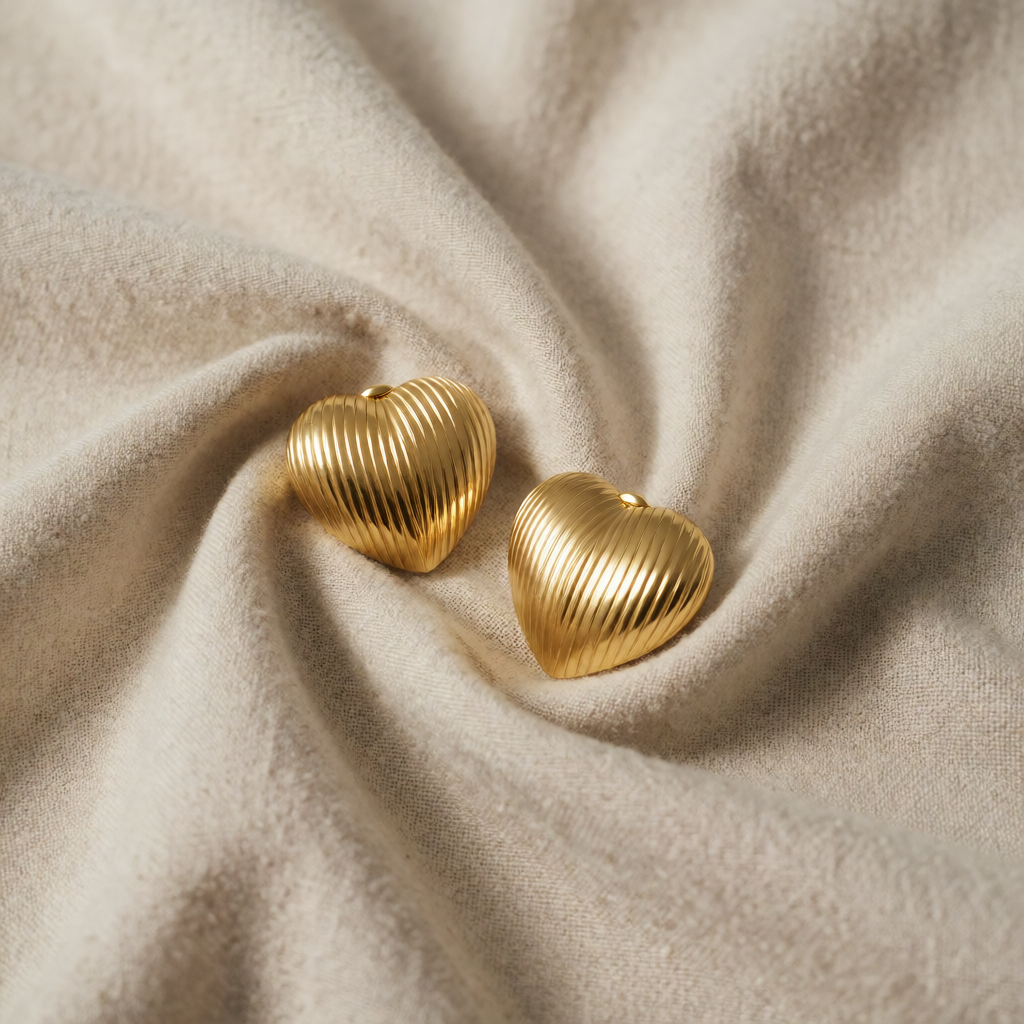 Gold Stud Earrings Nuala with Heart