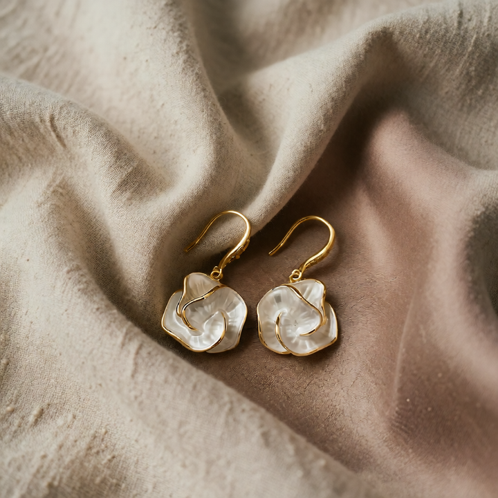 Gold Drop Earrings Ciara with Mother-of-Pearl Flower