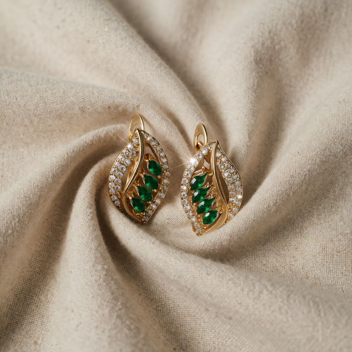 Gold Stud Earrings Aisling with Emerald