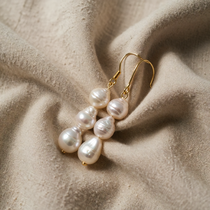 Gold Drop Earrings Dáiríne with Baroque Pearls
