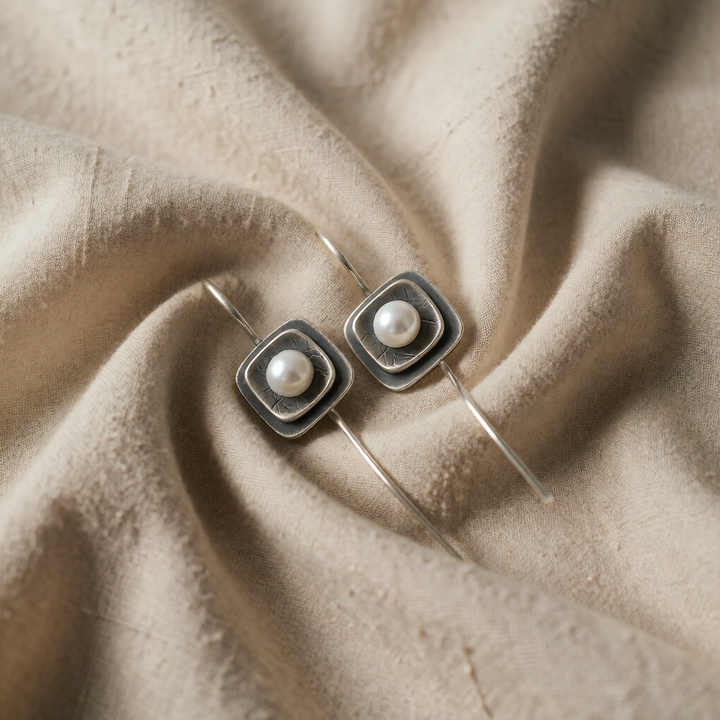 Silver Drop Earrings Dáiríne with Pearl