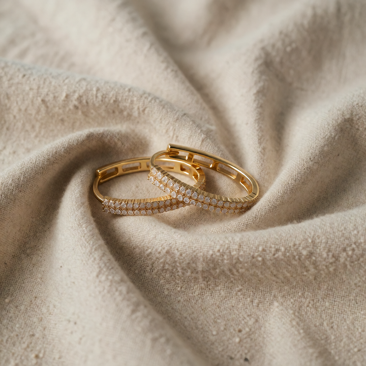 Gold Hoop Earrings Béibhinn with Zirconia