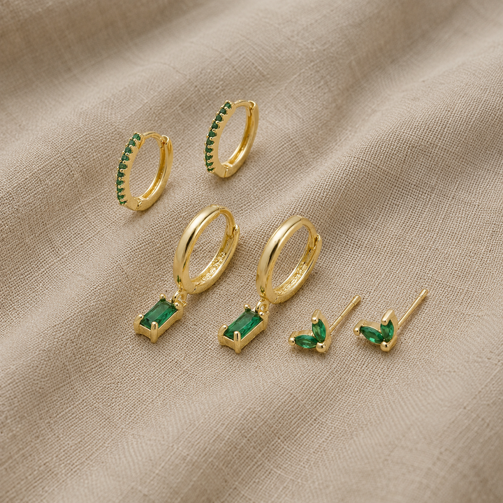 Gold Hoop Earrings Méabh with Emerald