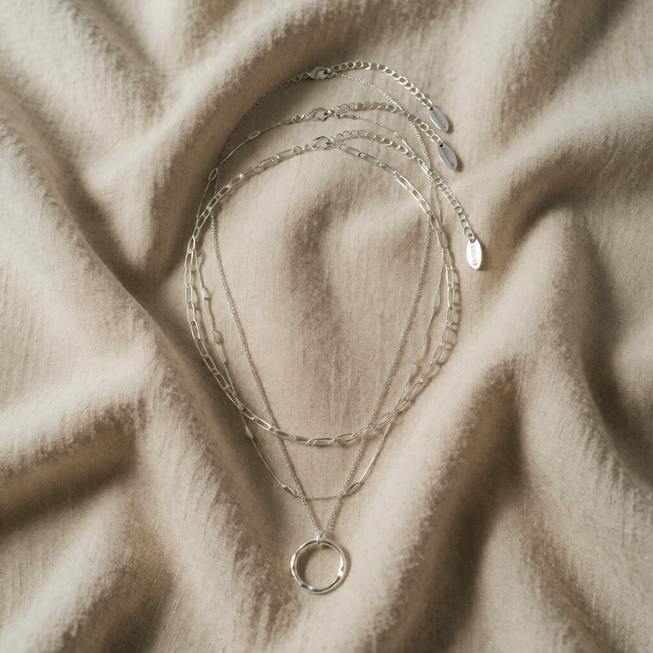 Silver Necklace Neasa with Three Layers