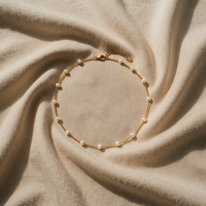 Gold Beaded Necklace Aisling with Pearls
